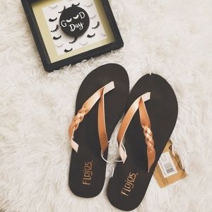 🎗NWT🎫Rose🥀Gold🛎Sandals❤
